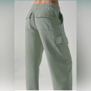 ARITZIA TNA Cozy AF Sweatfleece Cargo Sweatpants light green sage.